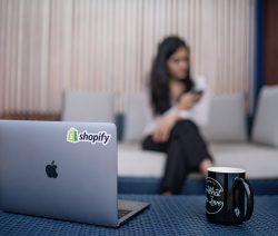 What is Shopify and How Does Shopify Work? (2023)